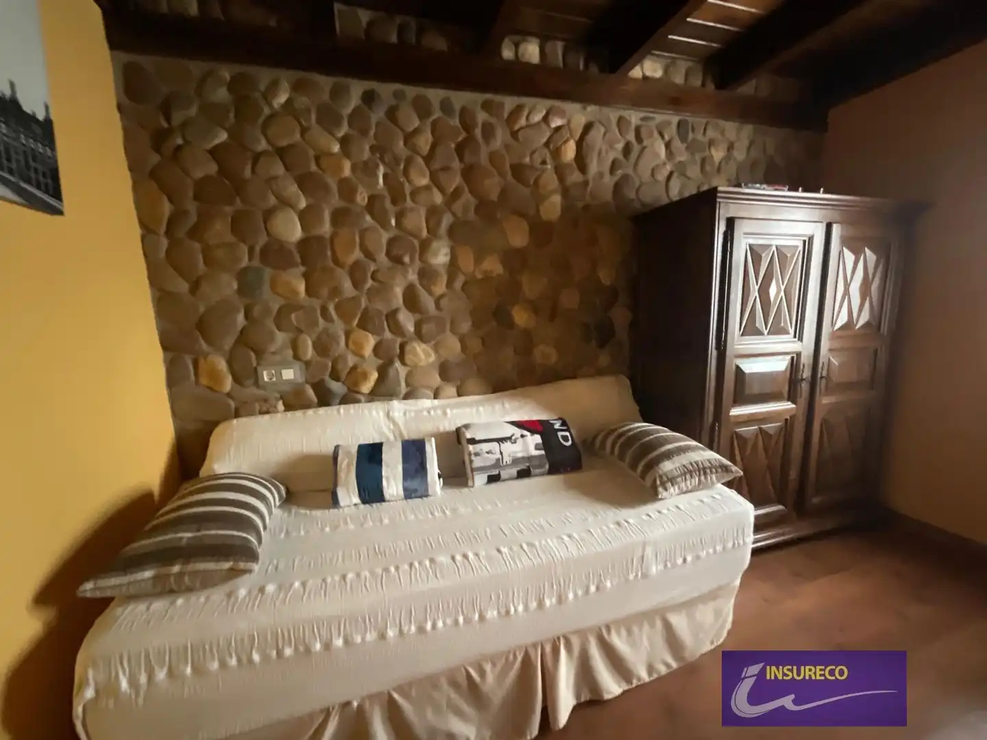 Sala d'estar de Casa o xalet en venda en Bustillo del Páramo amb Calefacció, Jardí privat i Parquet