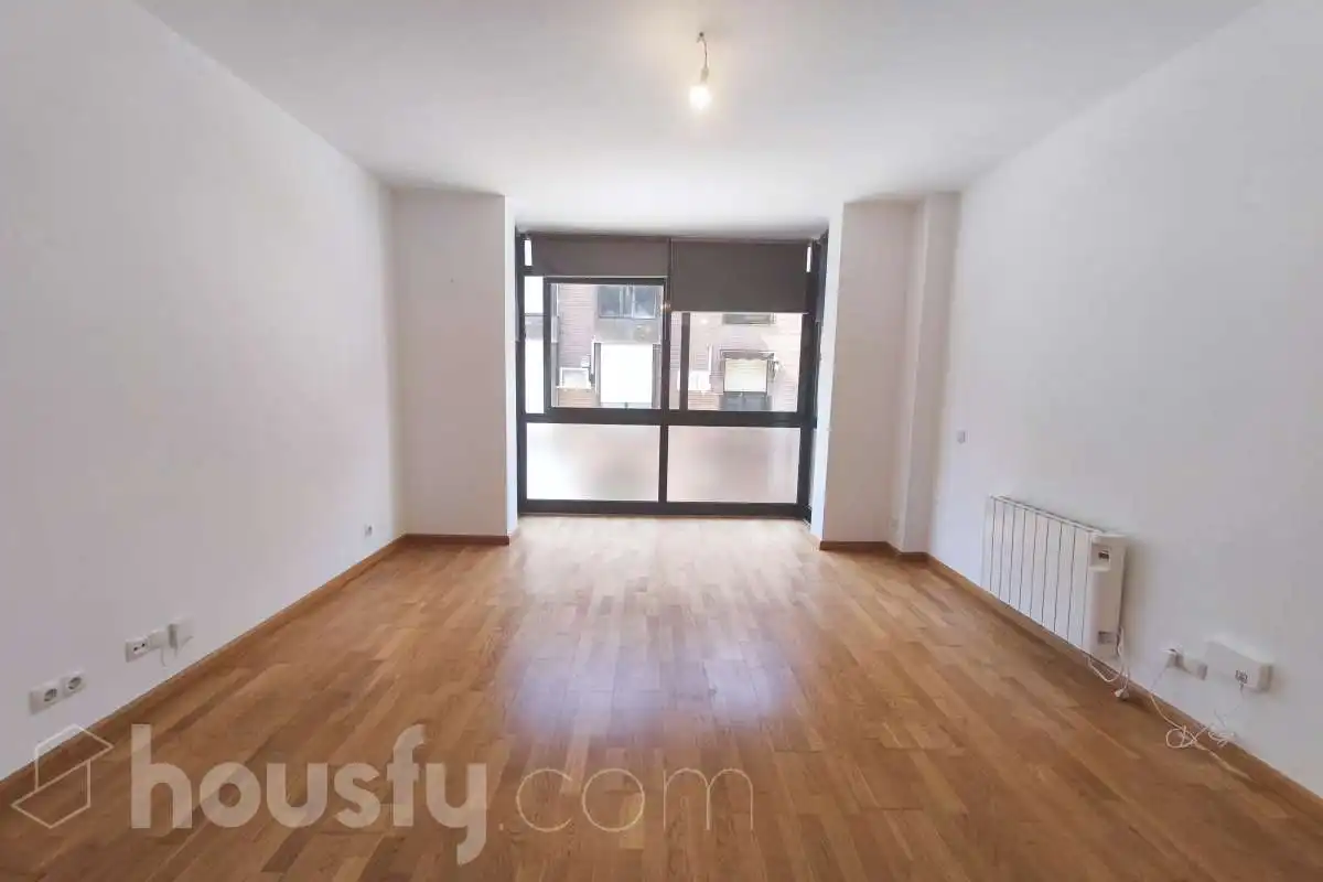 Living room of Flat for rent in Madrid  with Heating and Parquet flooring