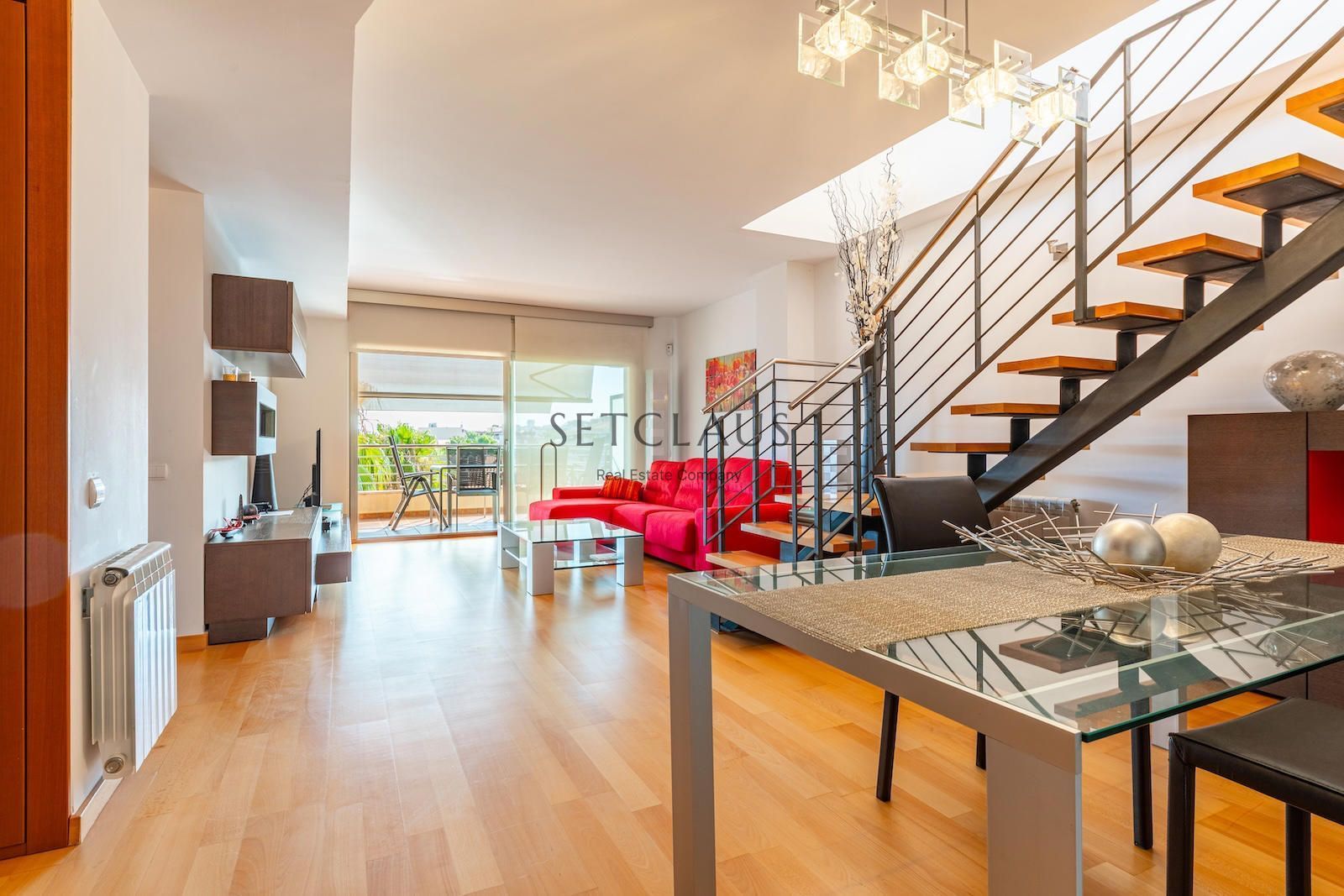 Living room of Duplex for sale in El Masnou  with Air Conditioner, Heating and Parquet flooring