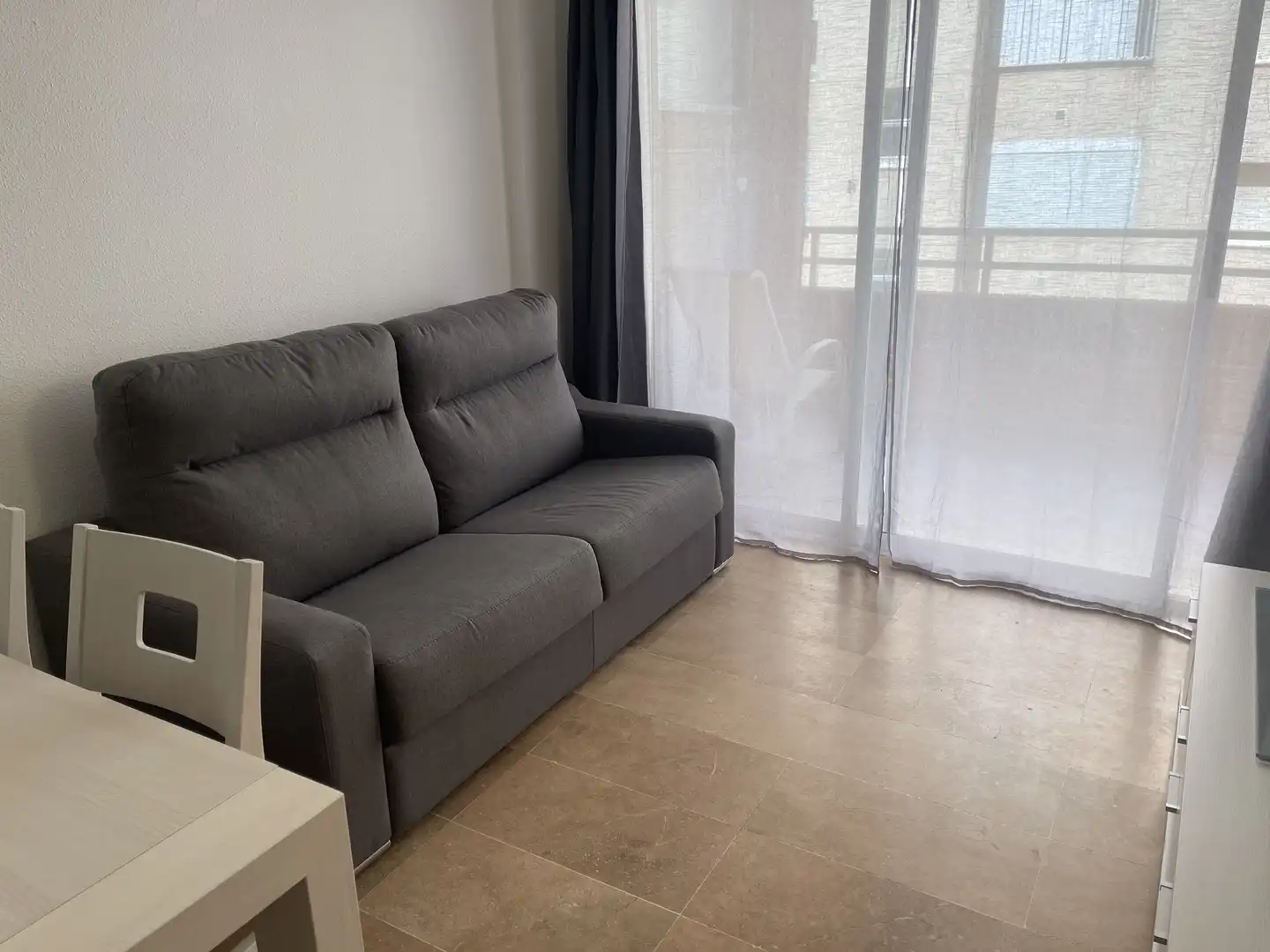 Mini appartamento con piscina in affitto a Passeig de Jaume I 21, imagen 2