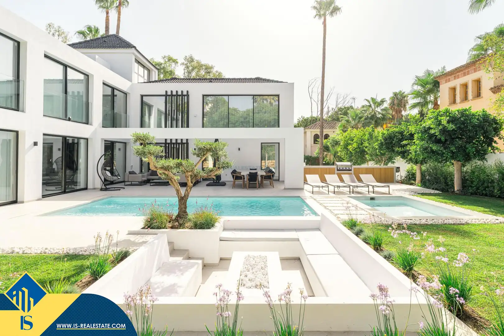 Chalet con piscina en venta en Nueva Andalucía