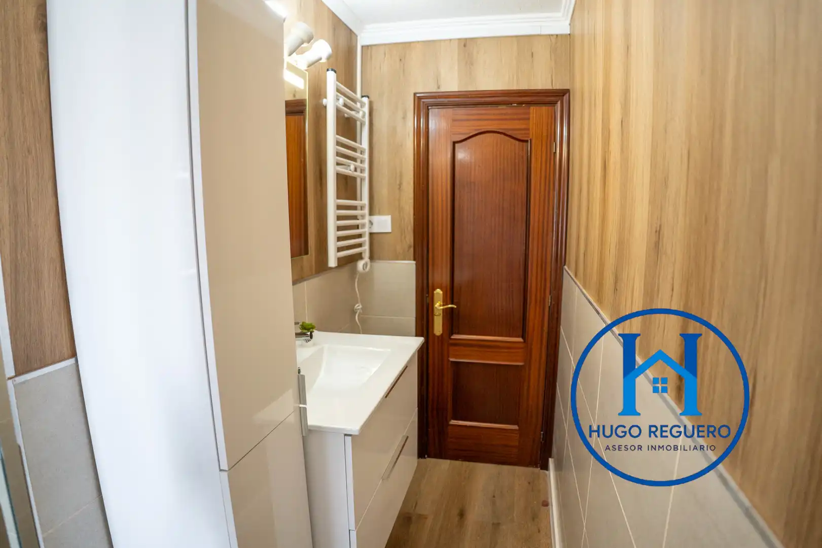 Bathroom of Flat for rent in Avilés  with Heating, Parquet flooring and Furnished