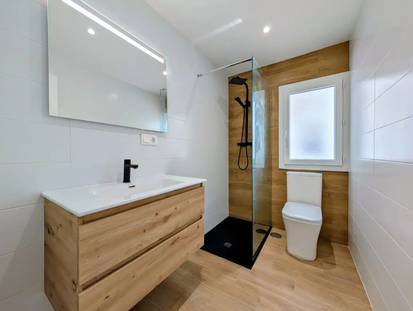 Badezimmer von Wohnung zur Miete in Loja mit Terrasse