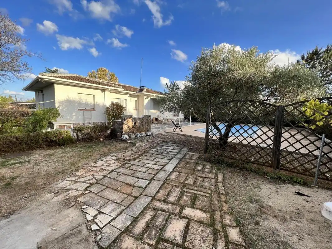 Jardín de Casa o chalet en venta en Nuevo Baztán con Calefacción, Jardín privado y Piscina