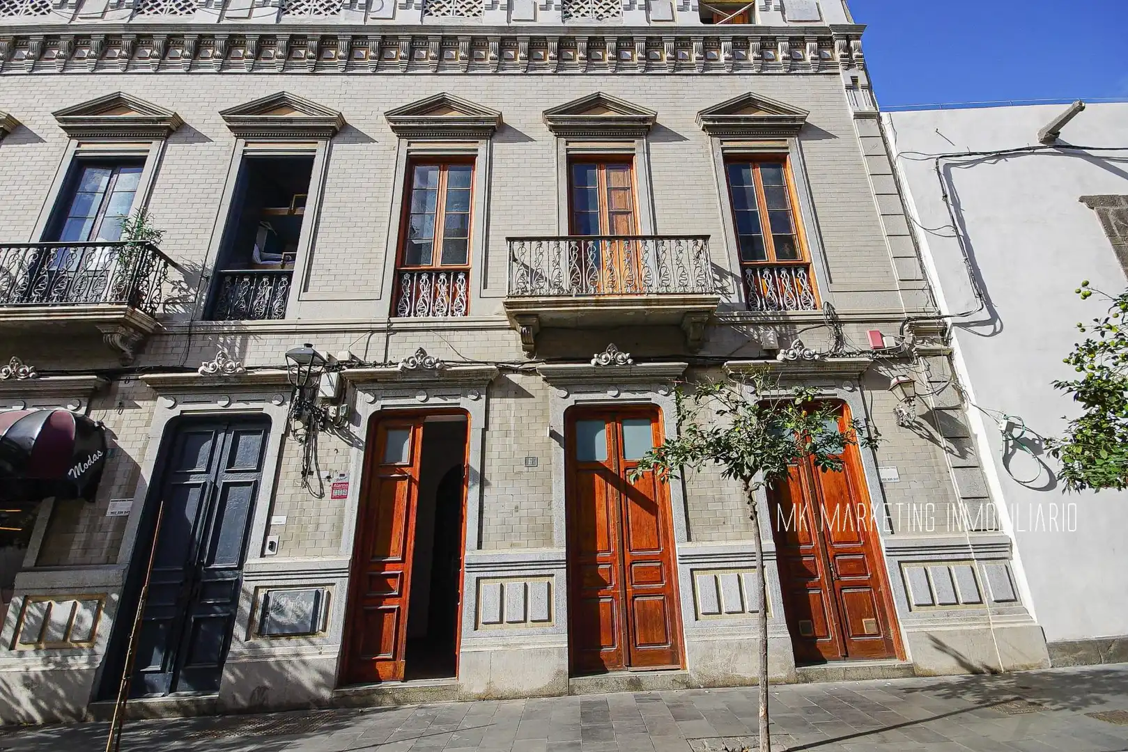 Vista exterior de Casa o xalet en venda en Las Palmas de Gran Canaria amb Terrassa i Balcó