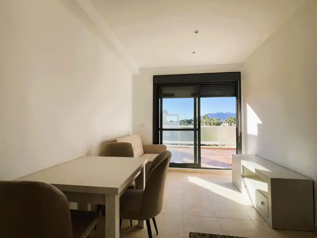 Sala de estar de Apartamento en venta en Vera con Piscina
