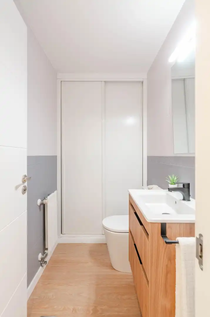 Bathroom of Flat for sale in Gijón   with Heating and Storage room