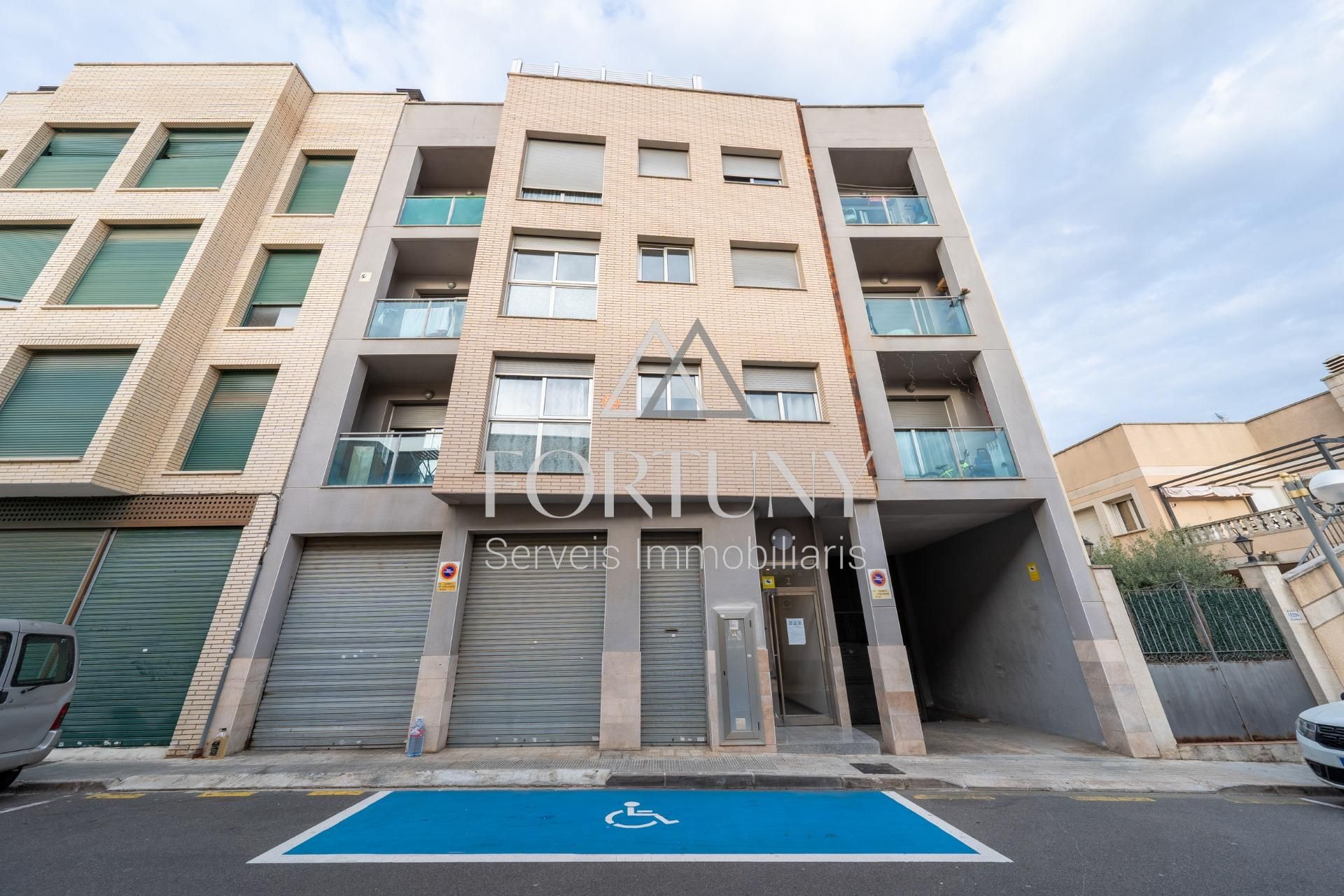 Vista exterior de Piso en venta en La Pobla de Mafumet con Balcón