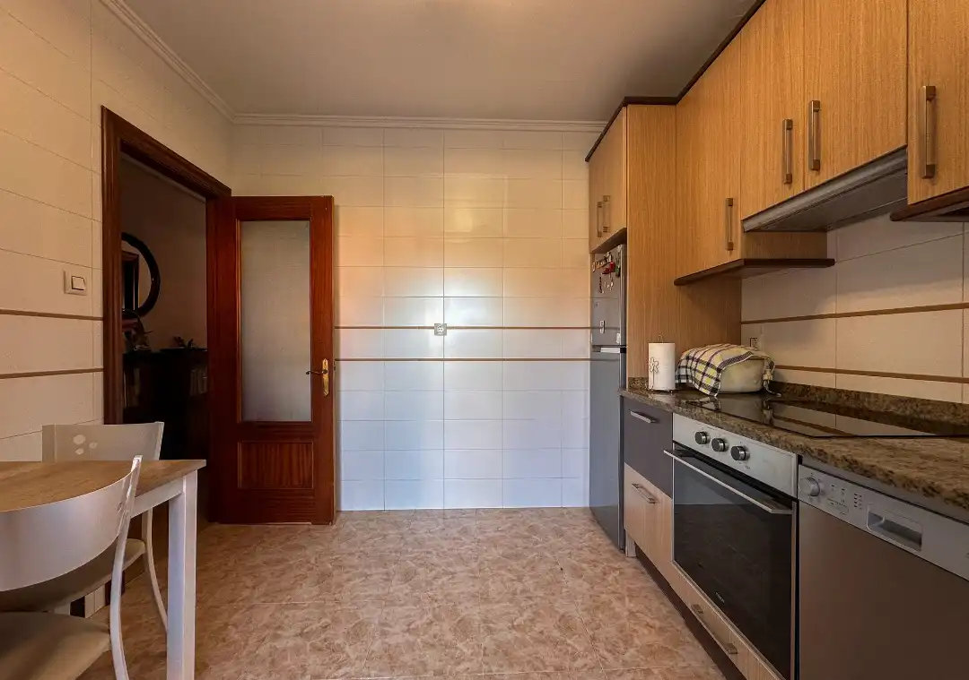 Cuina de Casa o xalet en venda en Piélagos amb Calefacció, Jardí privat i Terrassa