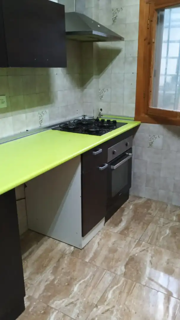 Cuina de Casa o xalet en venda en Baza amb Calefacció, Terrassa i Traster
