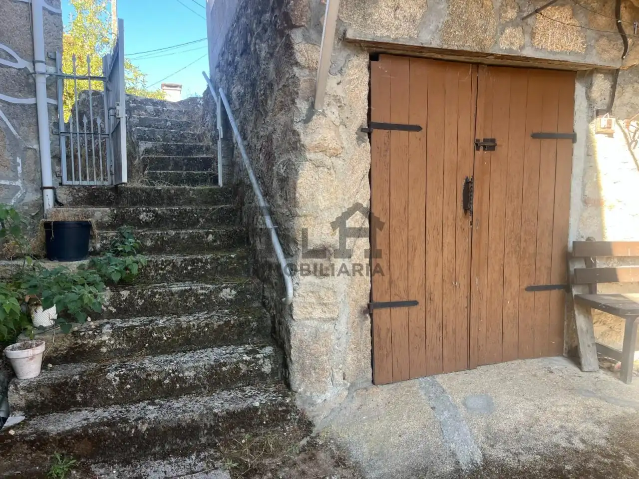 Aparcament de Casa o xalet en venda en Ourense Capital  amb Calefacció, Jardí privat i Terrassa