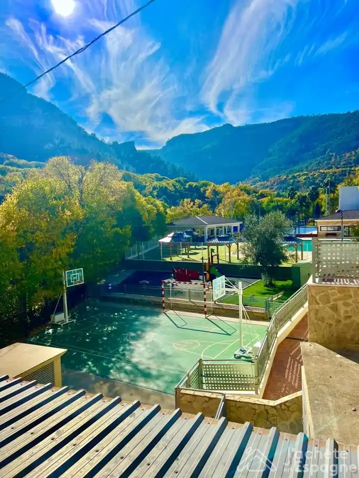 Vista exterior de Casa o xalet en venda en Cortes de Pallás amb Aire condicionat, Parquet i Moblat