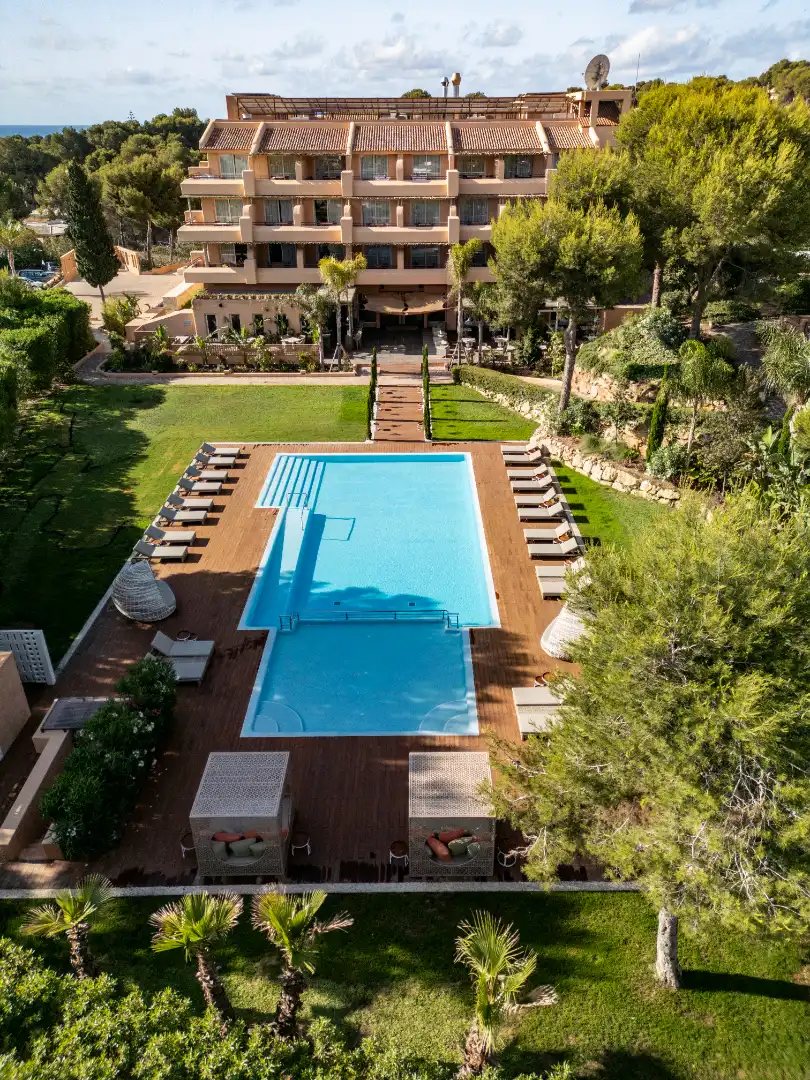 Piscina de Apartament en venda en Moraira amb Aire condicionat, Calefacció i Jardí privat