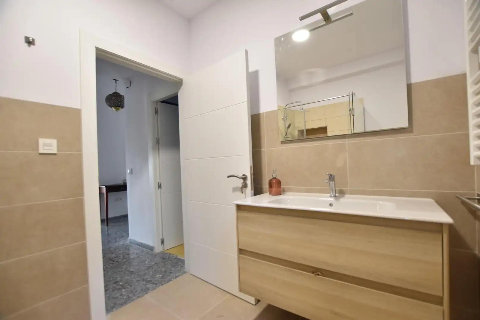 Bany de Casa o xalet de lloguer en Granada amb Aire condicionat, Terrassa i Piscina