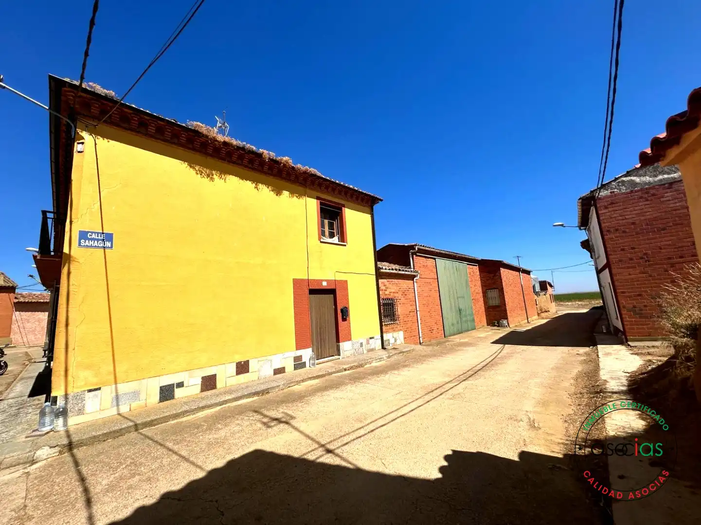 Vista exterior de Casa o chalet en venta en Santervás de Campos con Jardín privado y Amueblado
