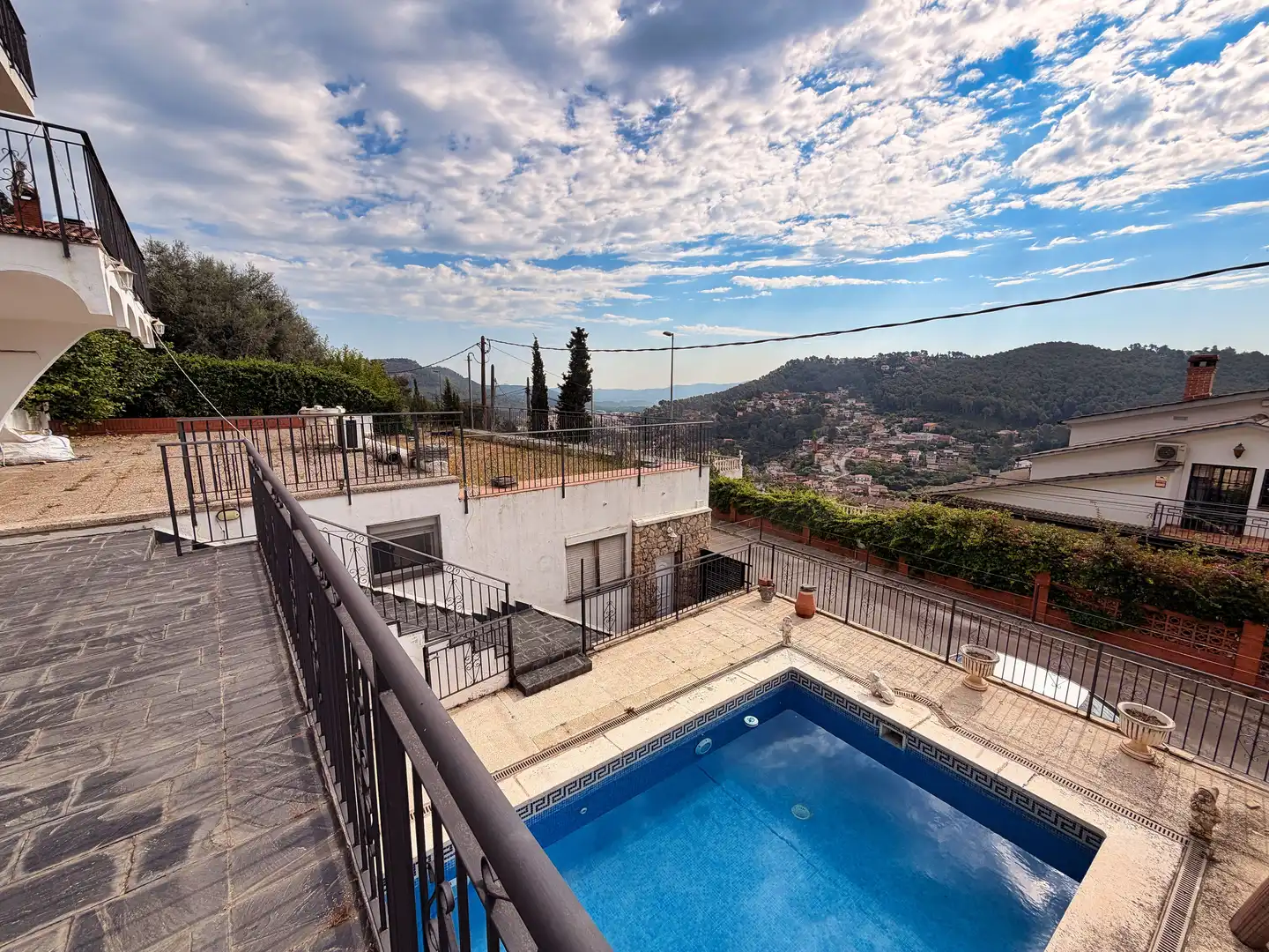 Piscina de Casa o xalet en venda en Vallirana amb Aire condicionat, Calefacció i Terrassa