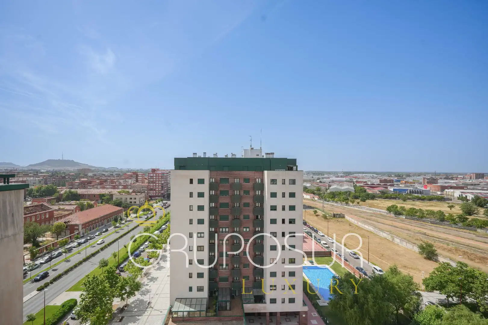 Vista exterior de Àtic en venda en Valladolid amb Calefacció, Parquet i Terrassa
