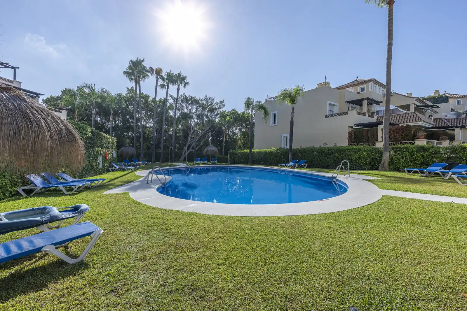 Jardí de Àtic en venda en Marbella amb Aire condicionat, Terrassa i Traster