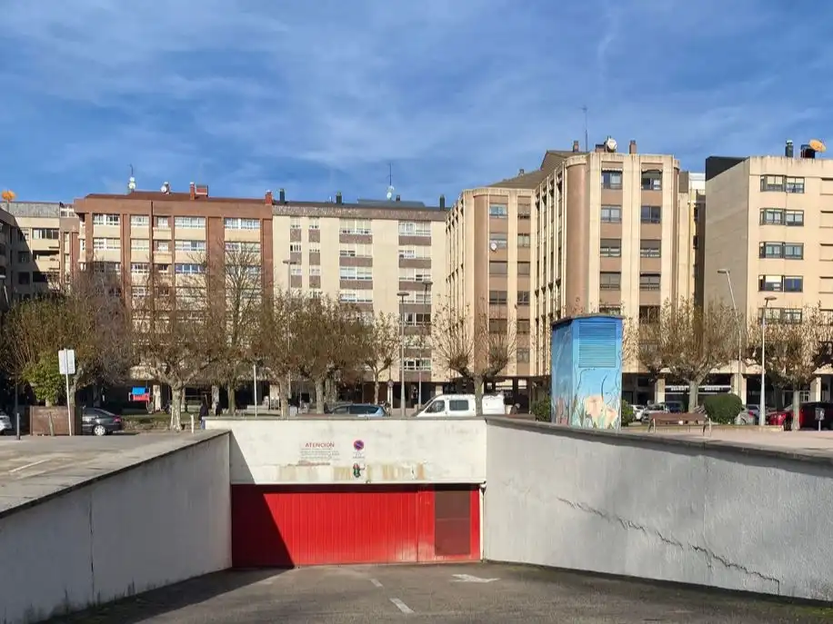 Außenansicht von Garage zur Miete in Burgos
