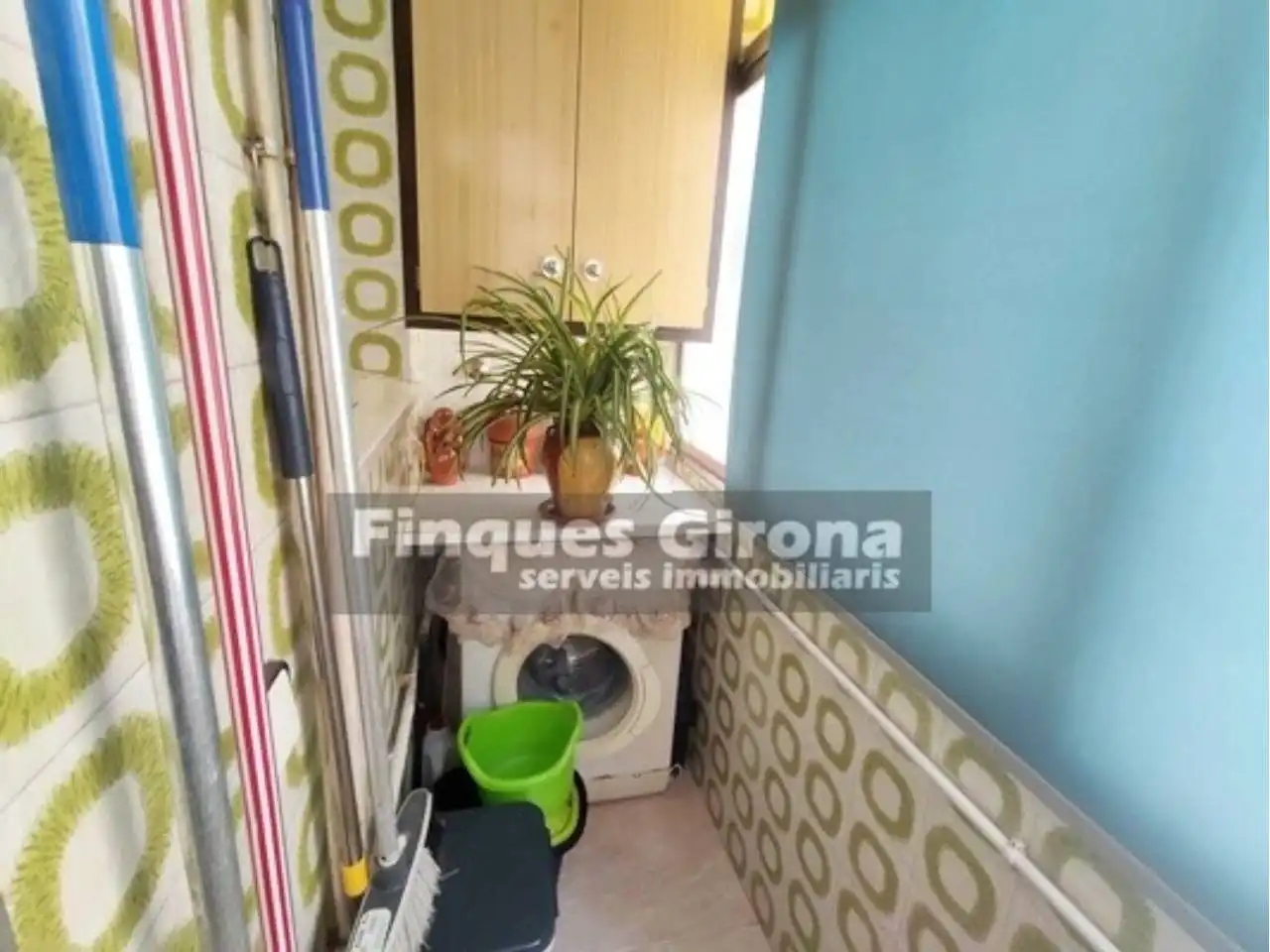 Cuina de Pis en venda en Girona amb Calefacció, Traster i Moblat
