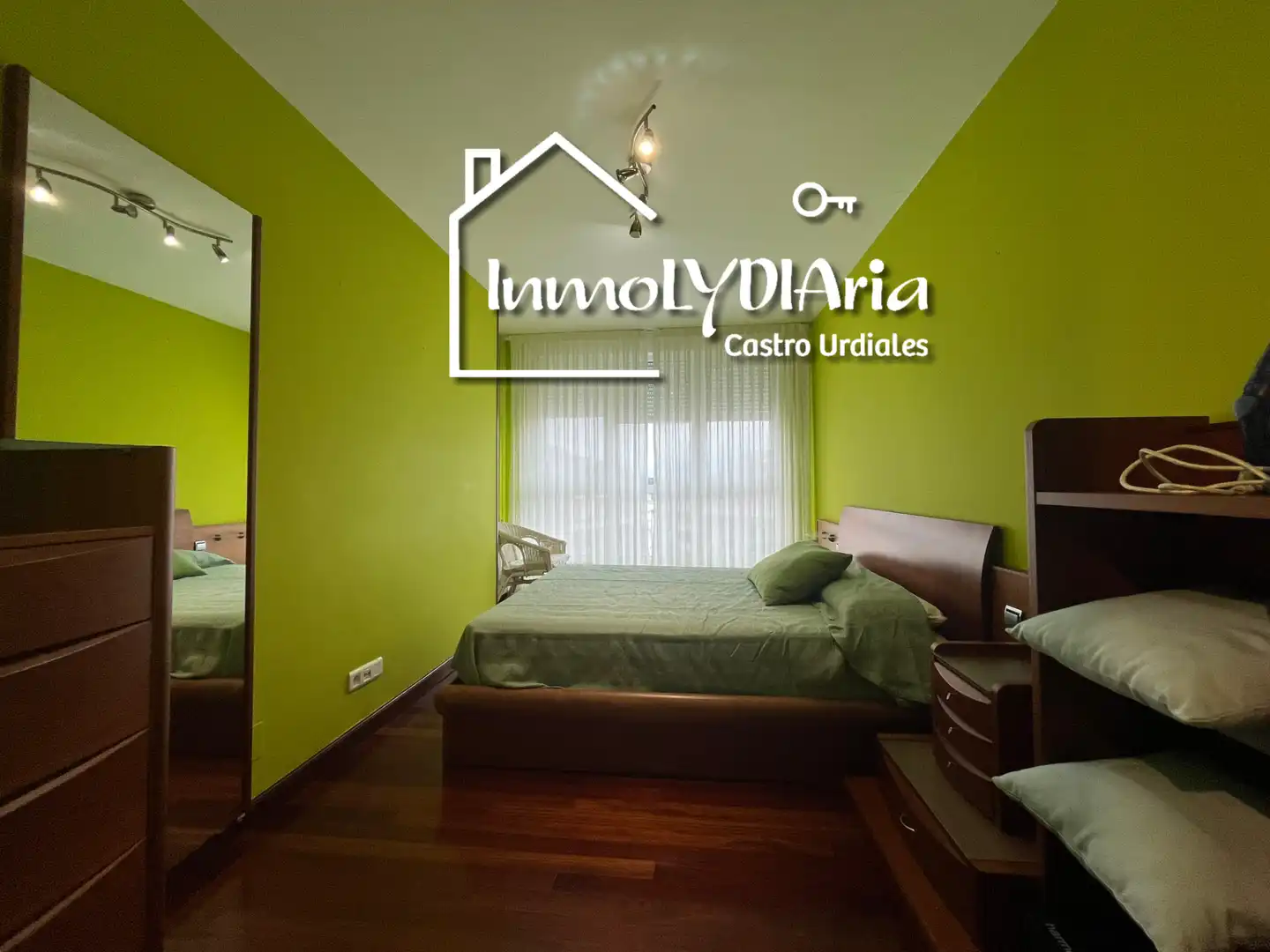 Habitación de Piso en venta en Castro-Urdiales con Calefacción, Parquet y Terraza