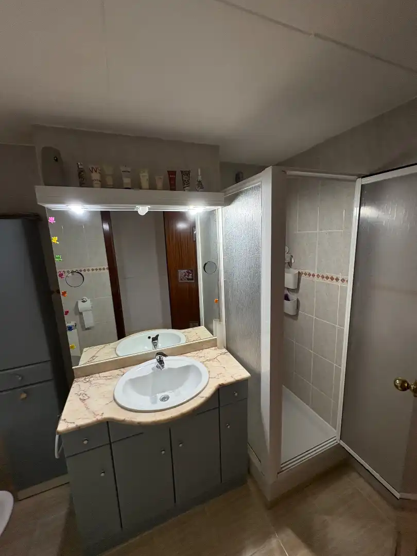 Bathroom of Flat for sale in Terrassa  with Air Conditioner, Heating and Private garden