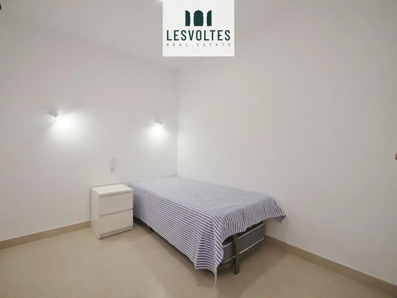 Habitación de Piso de alquiler en Palafrugell con Calefacción, Terraza y Amueblado