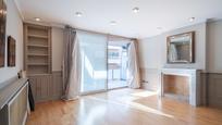 Living room of Flat for sale in Girona Capital  with Air Conditioner, Heating and Terrace