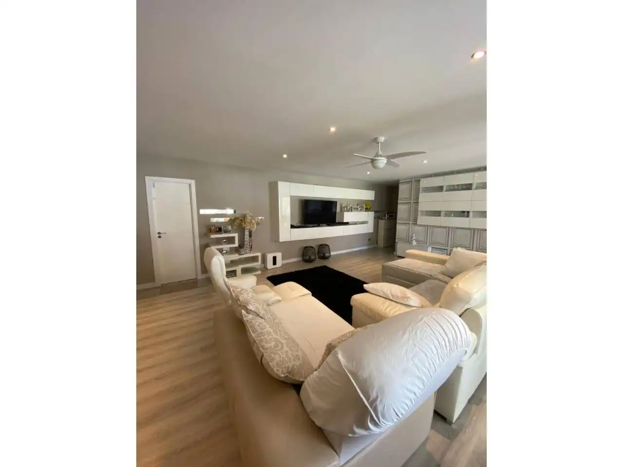 Sala de estar de Casa o chalet en venta en Estepona con Calefacción, Jardín privado y Terraza