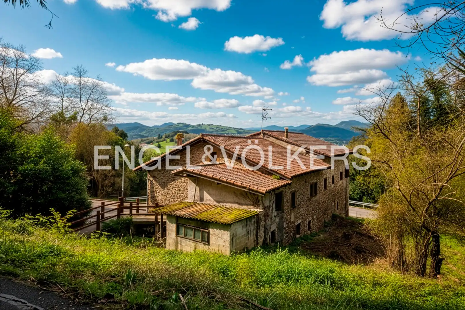 Vista exterior de Casa o chalet en venta en Donostia - San Sebastián  con Calefacción y Balcón