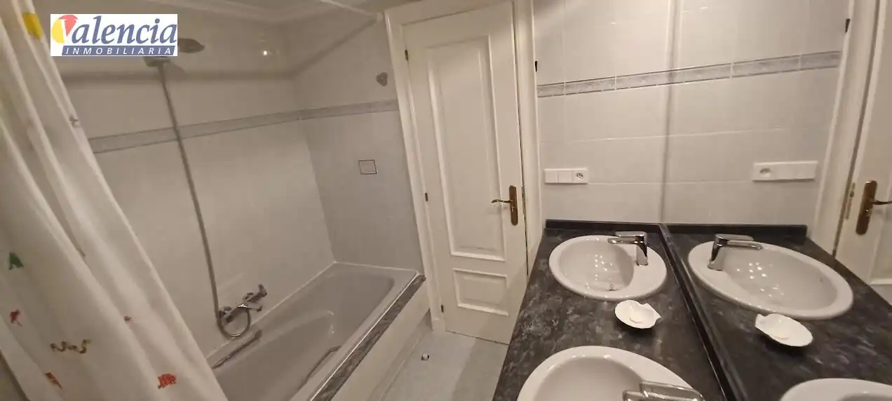 Baño de Casa o chalet en venta en Chiva con Jardín privado
