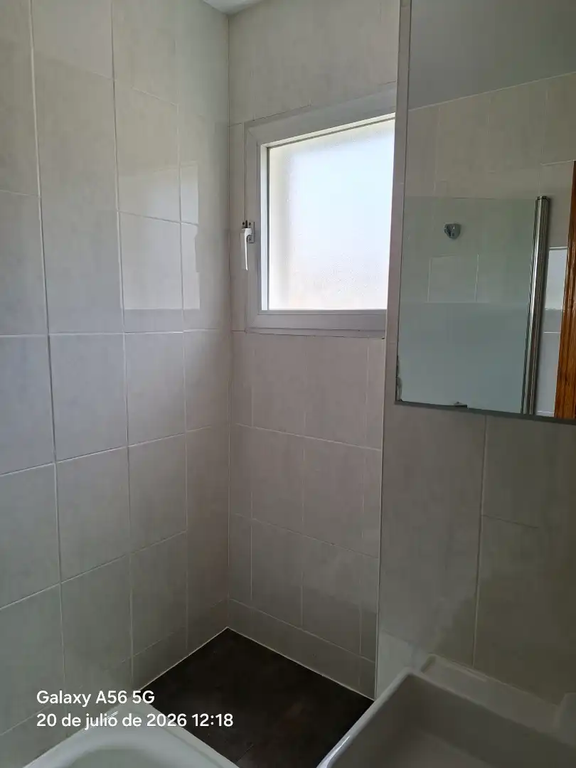 Bathroom of Flat for rent in Cenes de la Vega  with Air Conditioner, Furnished and Oven