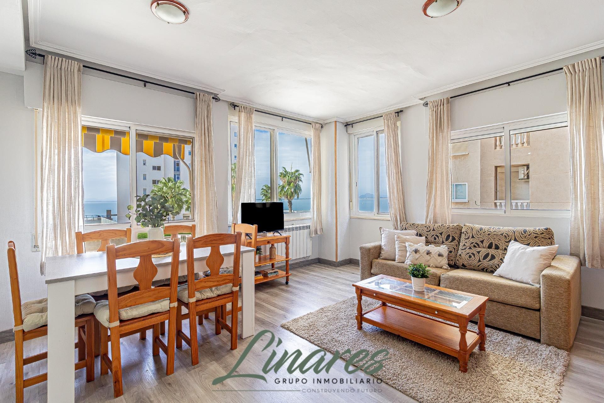 Habitación de Apartamento en venta en La Manga del Mar Menor con Amueblado y Piscina comunitaria