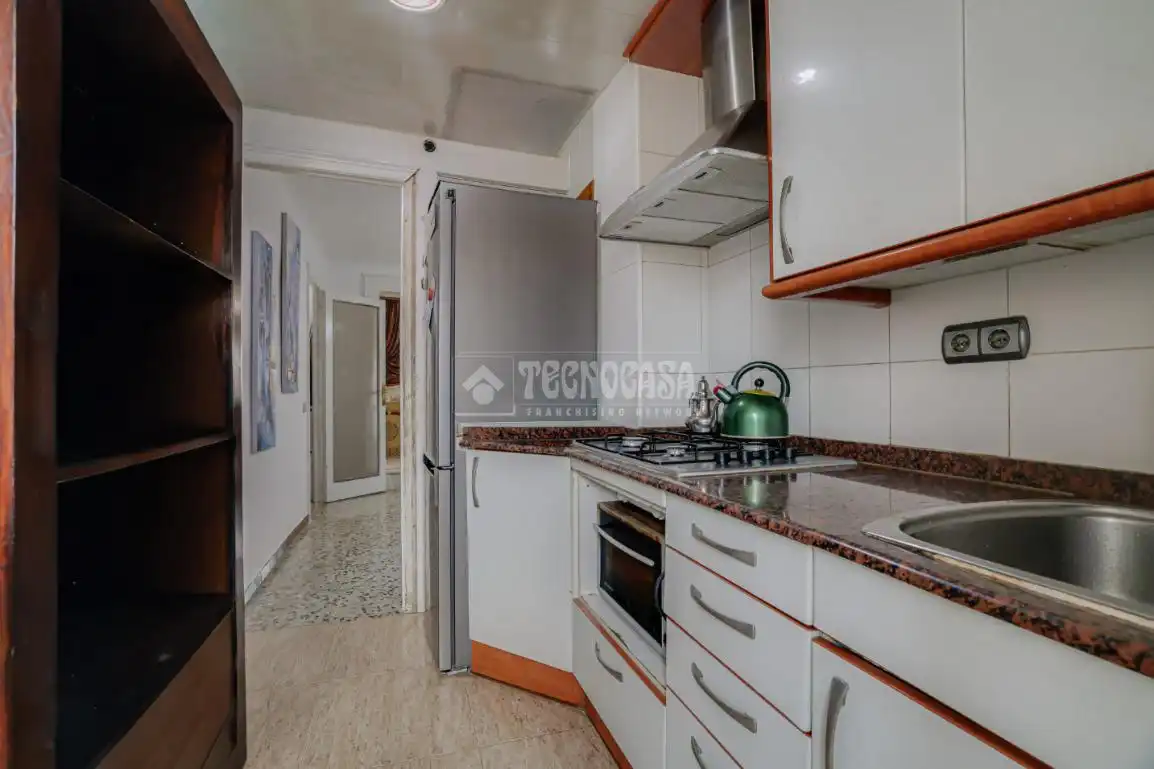 Cocina de Piso en venta en Santa Coloma de Gramenet
