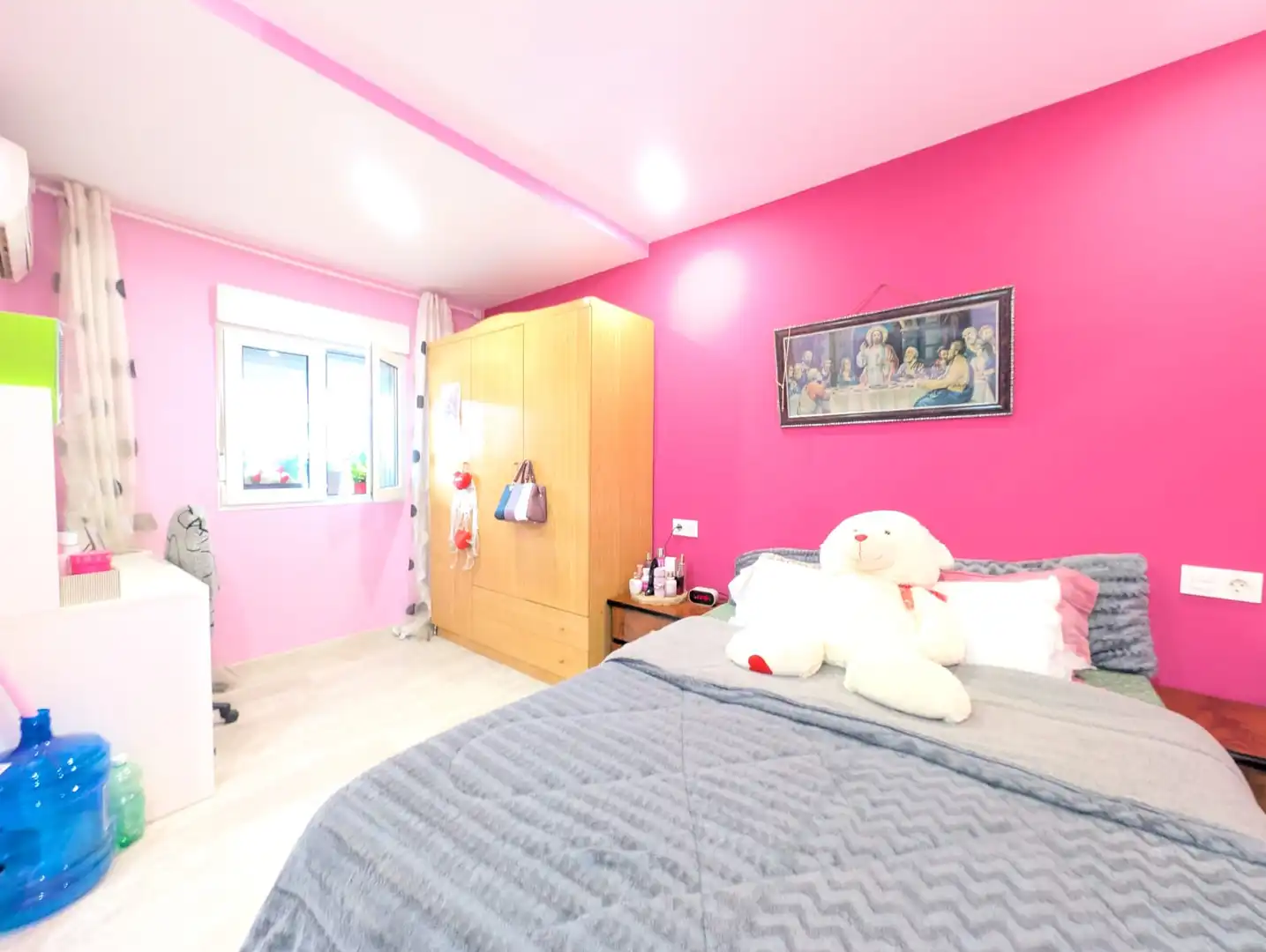 Dormitori de Casa o xalet en venda en Zaragoza amb Aire condicionat, Terrassa i Moblat