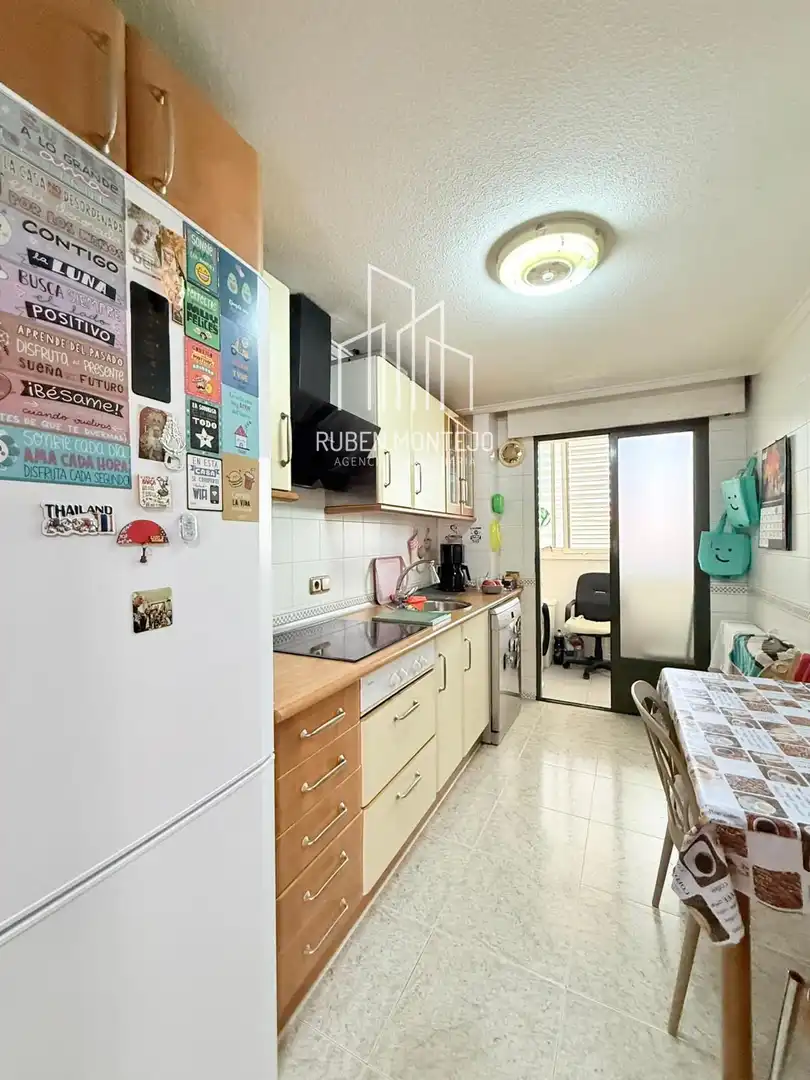Cocina de Piso en venta en Salamanca con Calefacción, Terraza y Balcón