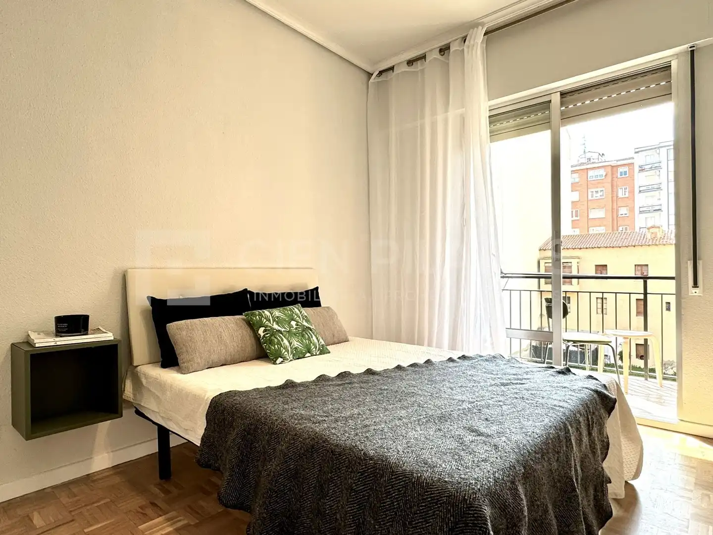 Room in Calle Fundición, Gran Via