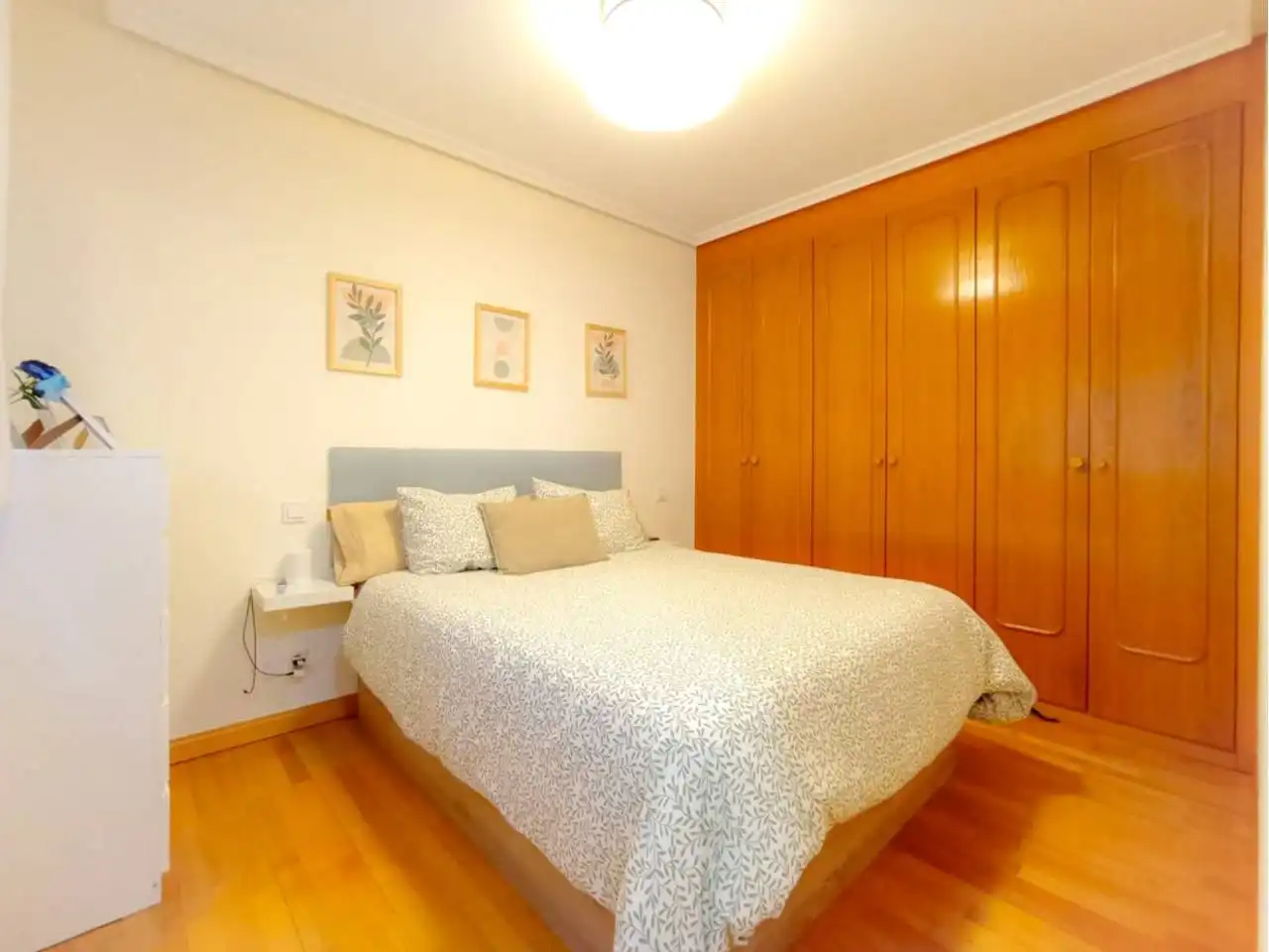 Dormitori de Apartament en venda en Burgos amb Calefacció, Parquet i Traster