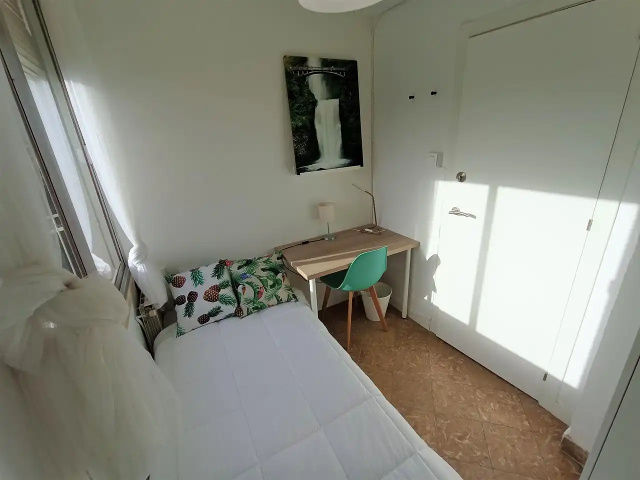 Bedroom of Ground floor for share in Granada  with Heating, Terrace and Storage room