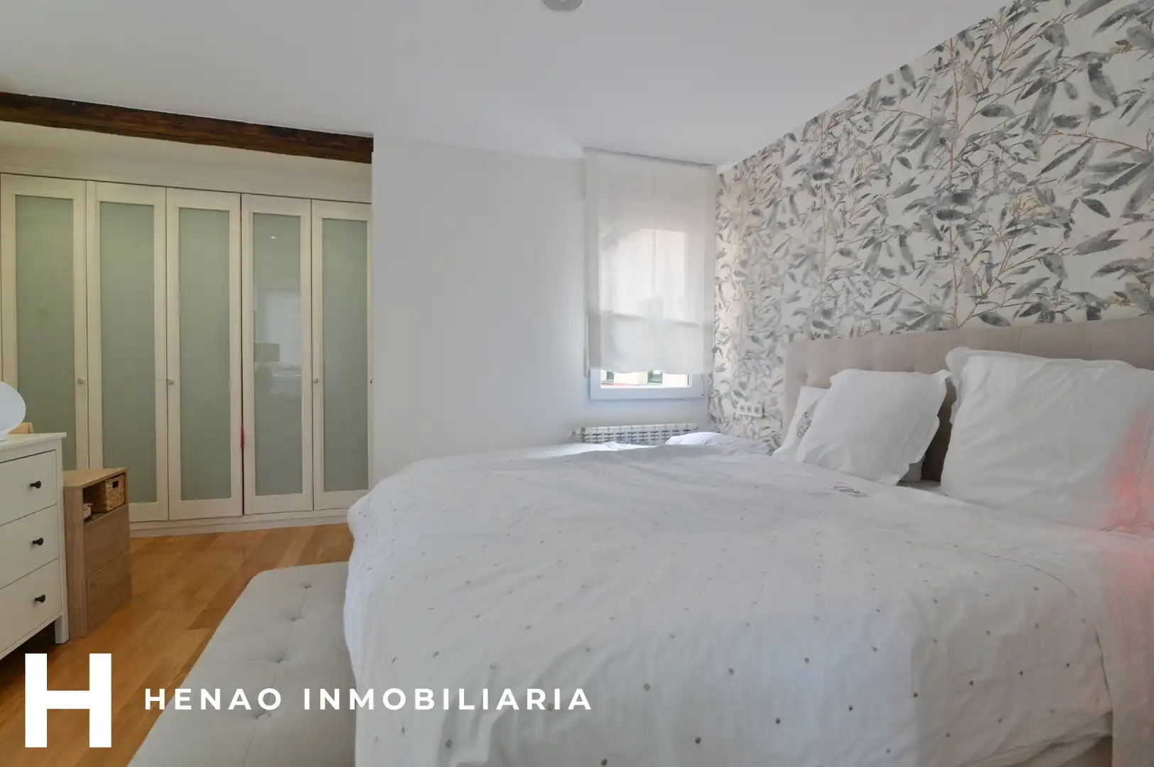 Bedroom of Flat for sale in Bilbao   with Heating, Parquet flooring and Furnished
