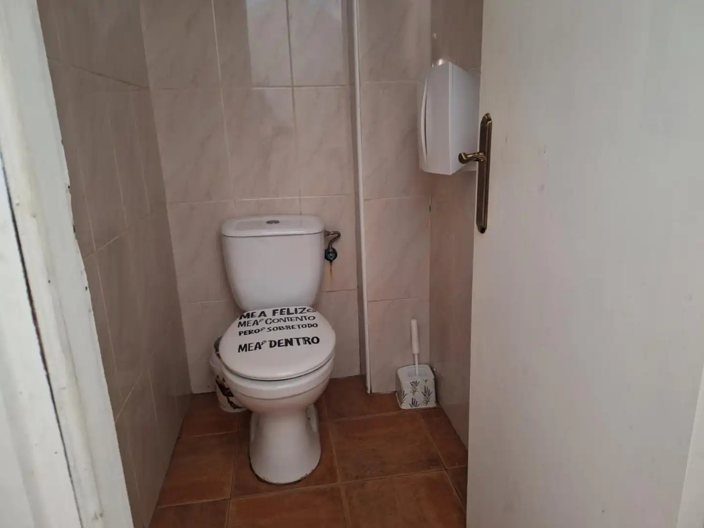 Badezimmer von Geschaftsraum zum Verkauf in Zalla 