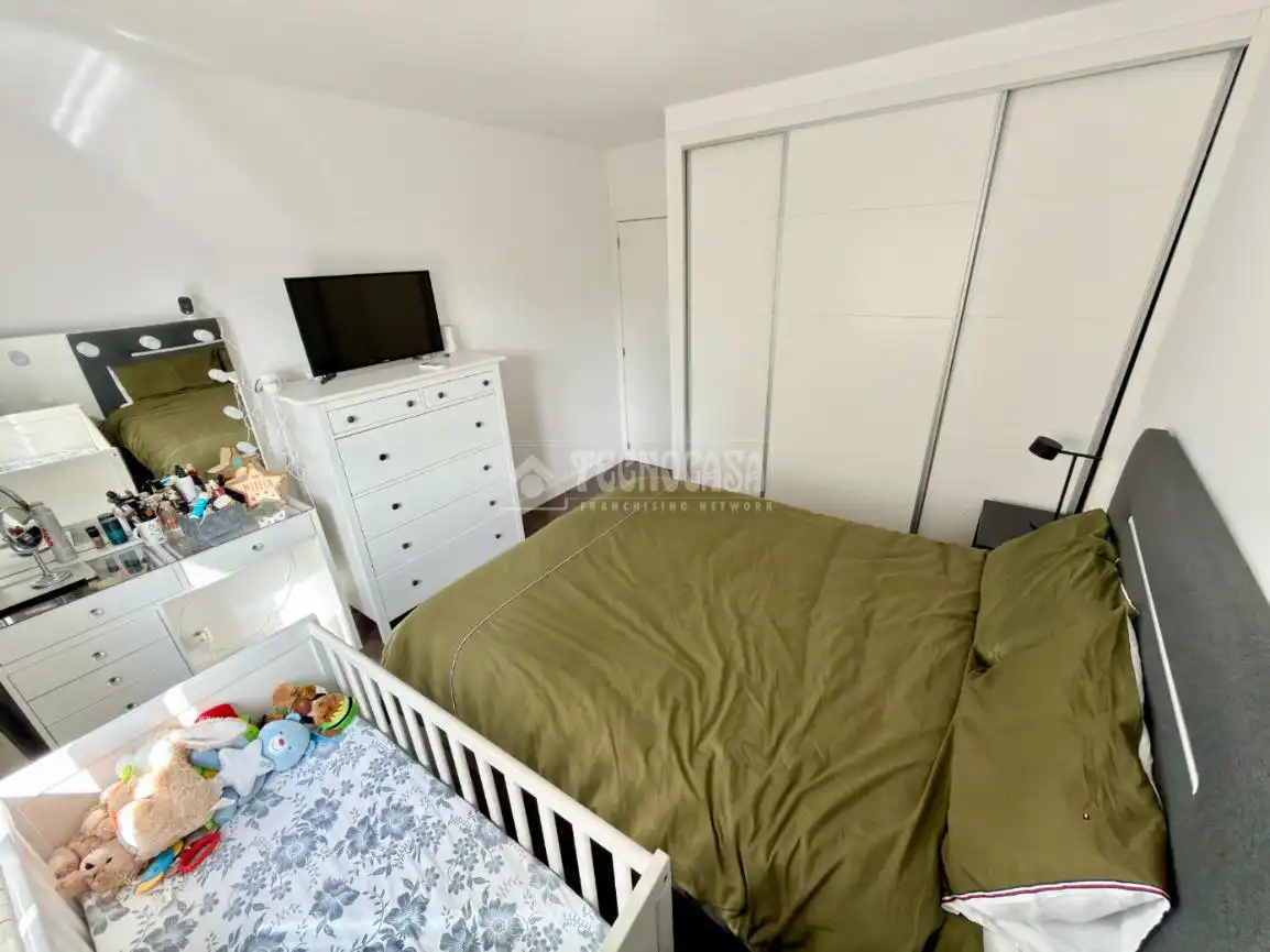 Schlafzimmer von Wohnung zum Verkauf in Cabanillas del Campo mit Klimaanlage, Heizung und Terrasse