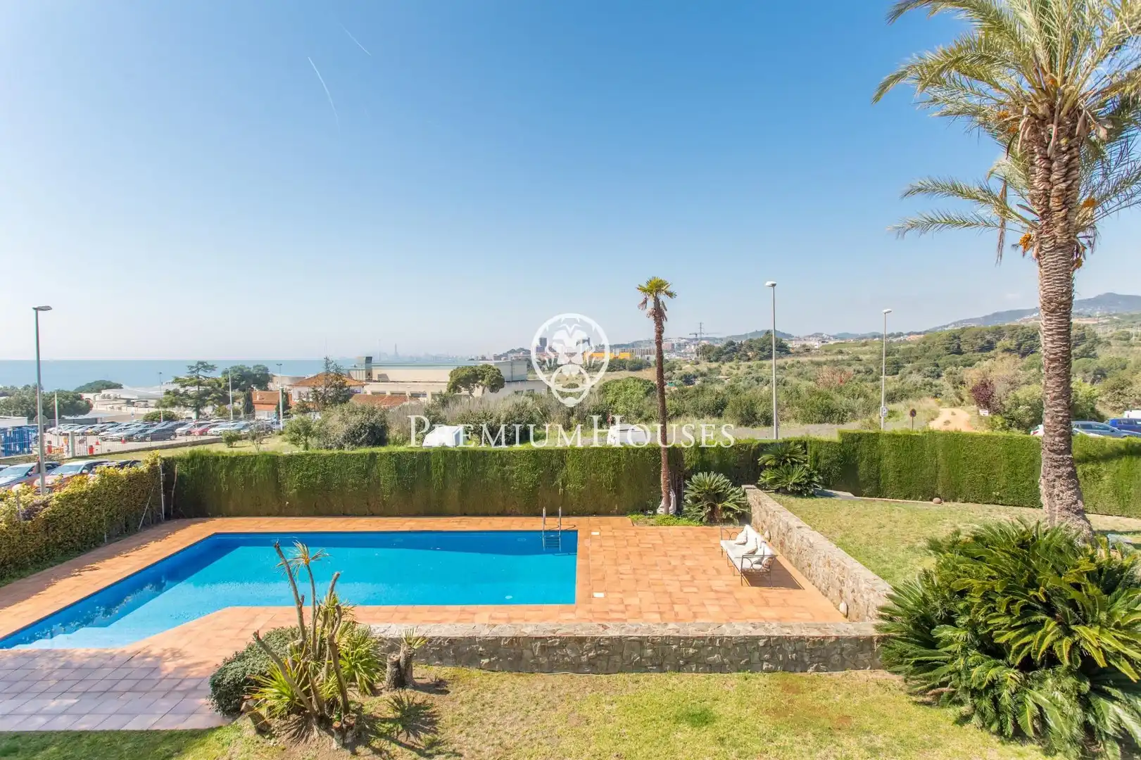 Piscina de Casa o xalet en venda en Alella amb Aire condicionat, Calefacció i Jardí privat