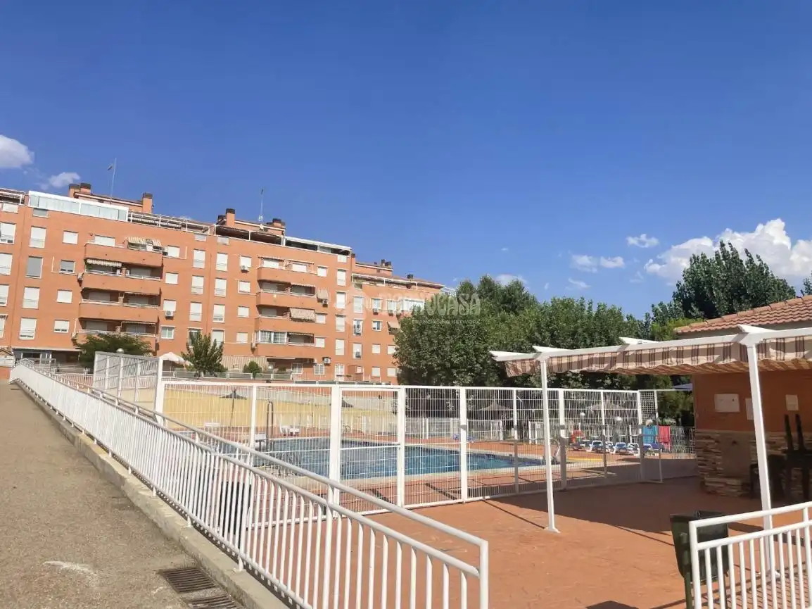Piscina de Piso en venta en Móstoles con Aire acondicionado, Calefacción y Terraza
