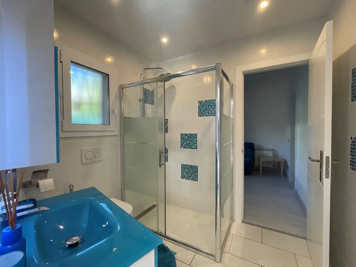 Bathroom of Houses for sale in Castelldefels  with Air Conditioner, Heating and Private garden