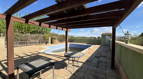 Finca con construcción y piscina legal