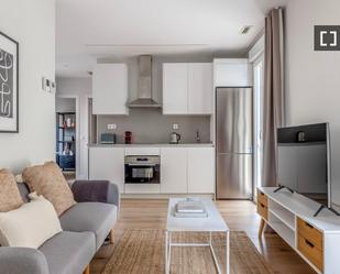 Living room of Flat to rent in  Madrid Capital  with Air Conditioner, Heating and Balcony