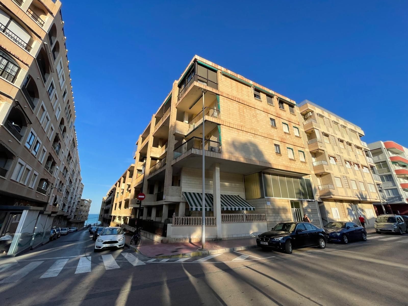 Exterior view of Duplex for sale in Guardamar del Segura  with Heating, Terrace and Storage room