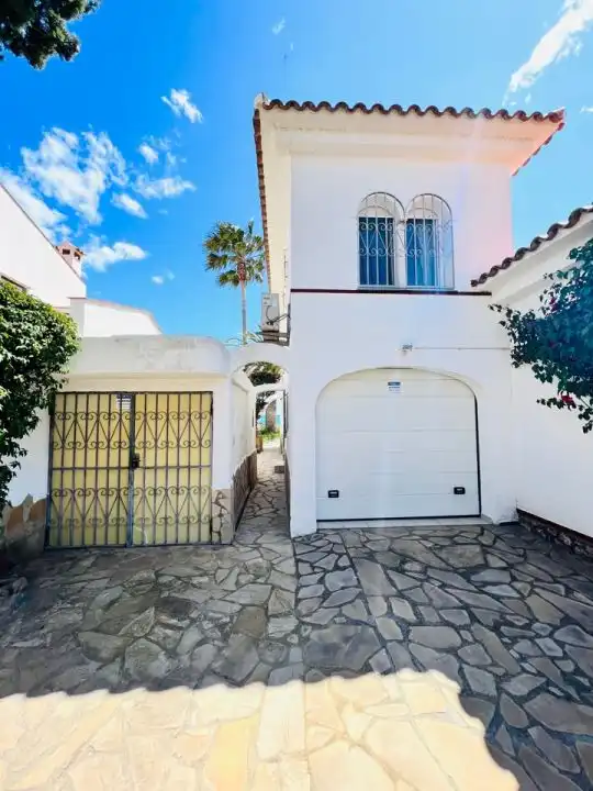 Houses for sale in Platja de Mont-roig