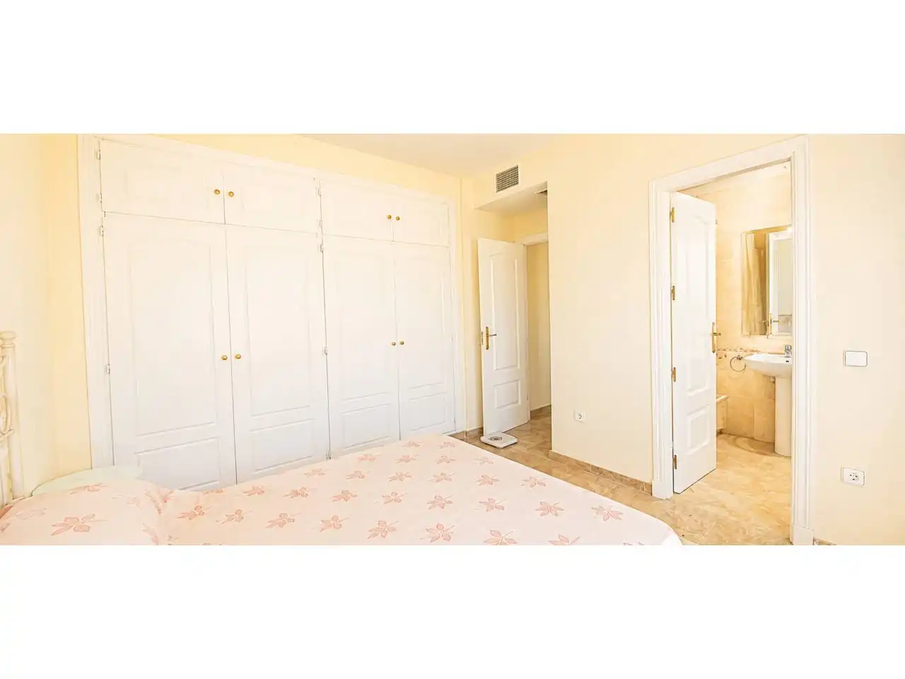 Bedroom of Flat for sale in Manilva  with Air Conditioner, Terrace and Community pool